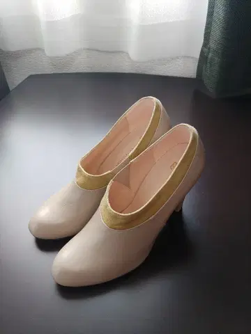 GALILA GALANTE 베이지 하이힐