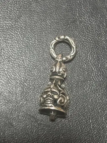 ALZUNI 해골 벨 목걸이