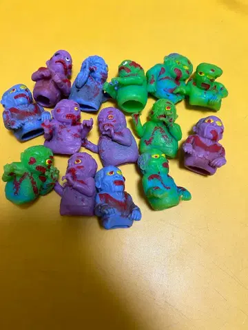 레트로 좀비의 토코토코 일괄 태엽 좀비즈 피규어 호러