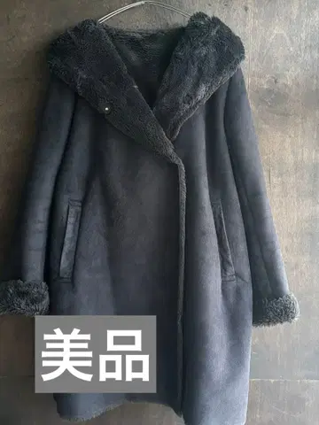 [ 한정 할인 중 ] 페이크 무스탕 코트 후드 부착 보아 안감 블랙 계열