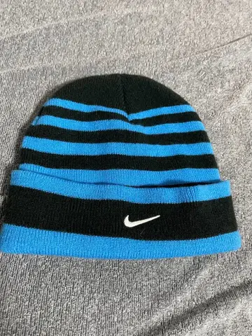 Nike 스트라이프 니트 모자