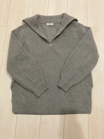 뷰티 앤 유스 하프 지퍼 니트