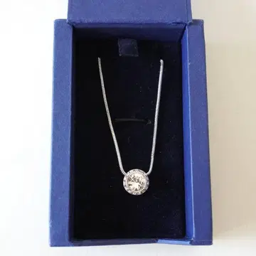 스와로브스키 ANGELIC ROUND 펜던트