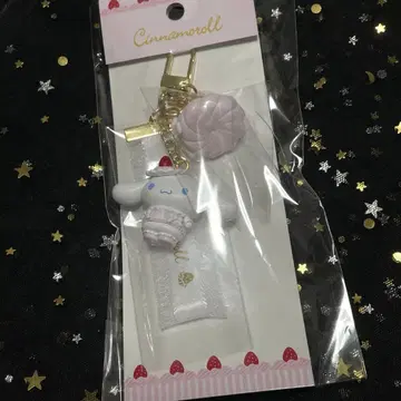 시나모롤 시나몬 산리오 딸기 휘핑 케이크 디자인 키링