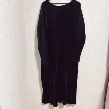 [ Kastane ] 벨로아 티어드 원피스 블랙