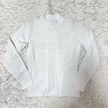 최신작 마크앤로나 니트 스웨터 하이넥 화이트 올 패턴