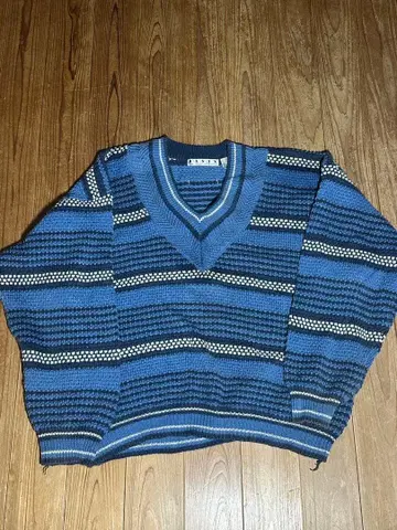 구제 의류 FENN Wright & Manson V넥 니트 스웨터 파랑