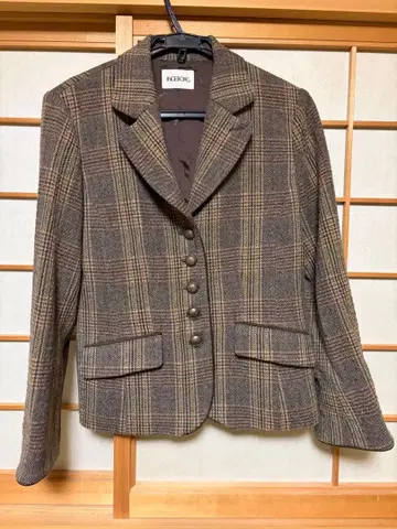 INGEBORG 체크 무늬 테일러드 자켓