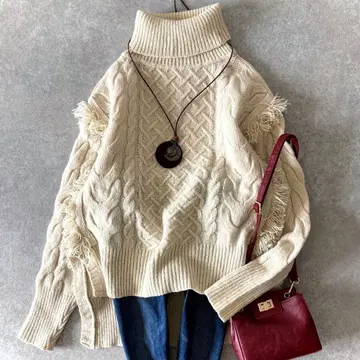 새상품급 윔 가젯 프린지 케이블 니트 울 100% 아이보리 화이트