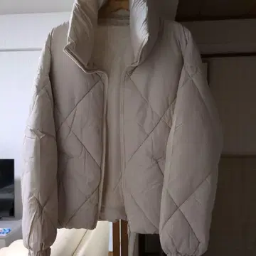 아이보리 퀼팅 다운 자켓