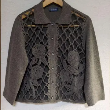 그레이 꽃무늬 레이스 7부 소매 캐시미어 가디건