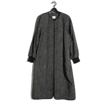 yuni  루프 헤링본 트위드 롱 코트 유니 노카라