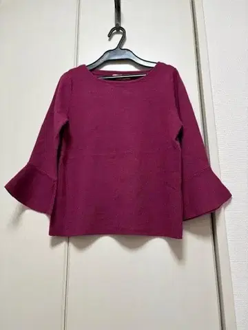 아푸와이저 리셰 와인 컬러 벨 슬리브 니트