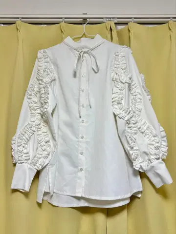 Bibiy/프릴/화이트 긴팔 셔츠