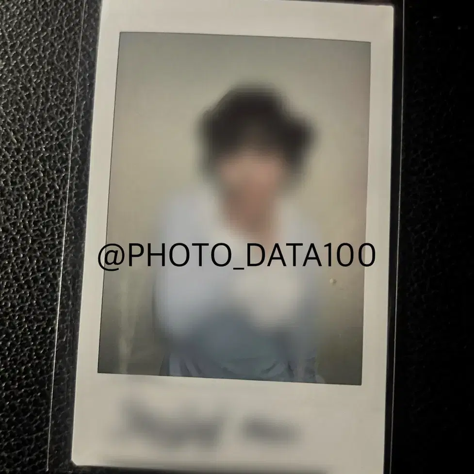 Triples Seoah sign polaroid on Bunjang Global Site.