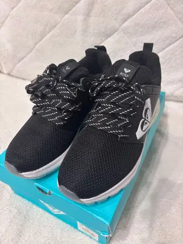 ROXY 블랙 스니커즈 에어쿠션