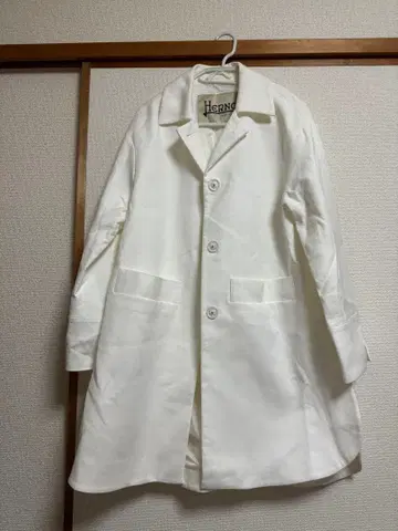 Herno 화이트 트렌치코트