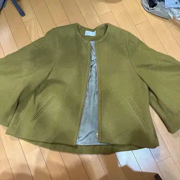 Vin 올리브 그린 케이프 자켓