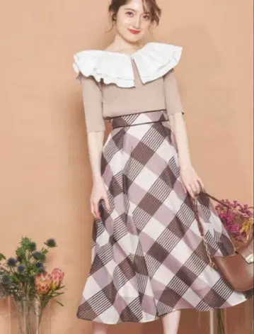 미사용 새상품 노엘라 스커트 체크