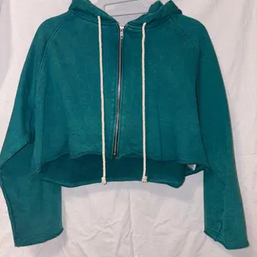 ZURI 터콰이즈 크롭 후드티