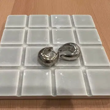 하자품 파손품 TOM WOOD 귀걸이 실버