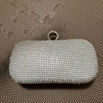 새상품급 실버 스팽글 클러치백