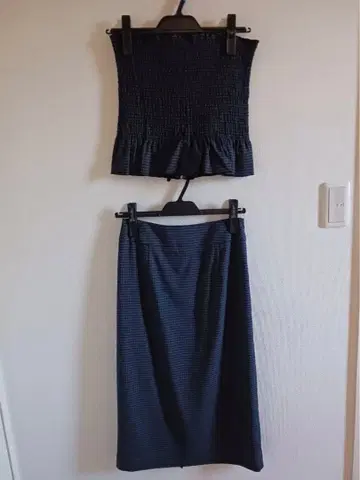 Mila Owen 네이비 스커트 셋업