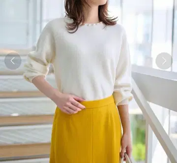 UNTITLED [ 시선을 사로잡는 니트 ] 펄 조 크루넥 니트 화이트