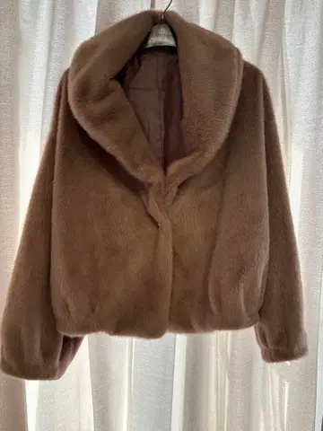 베이지 퍼 숏 자켓