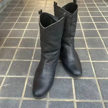 블랙 가죽 숏부츠