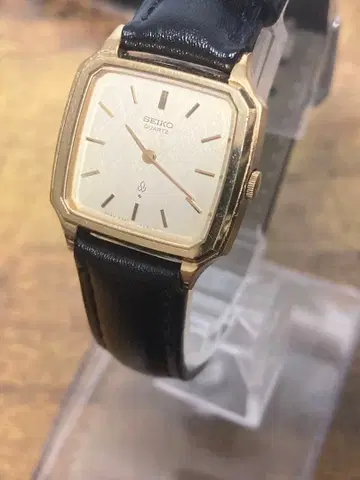 SEIKO 스퀘어 배터리 벨트 새상품 여성용 골드 컬러