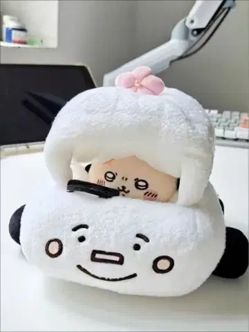 귀여운 자동차 모양 봉제 인형