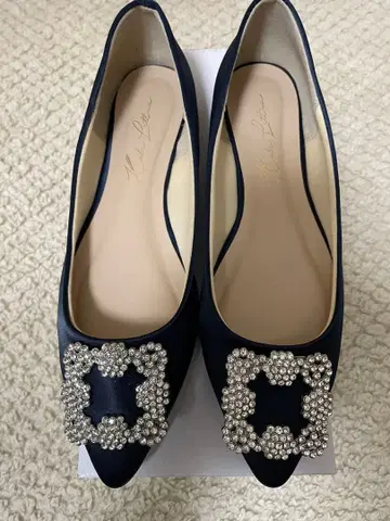 [ 시착만 한 상품 ] 고베 레터스 비쥬 펌프스 새틴 네이비