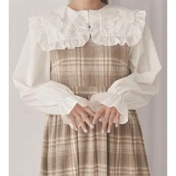 merryjenny 리본 프릴 칼라 블라우스