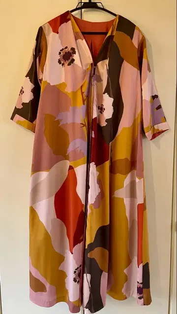 캐스트 콜론 안나 호코모모라 마리메꼬 좋아하는 분께