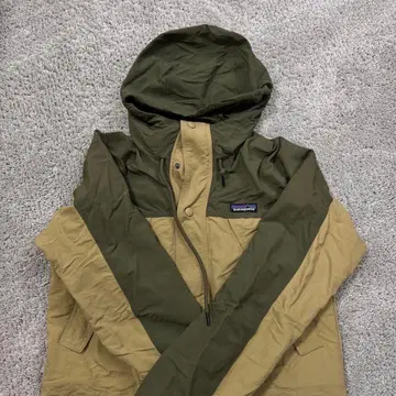 파타고니아 마운틴 파카 XS