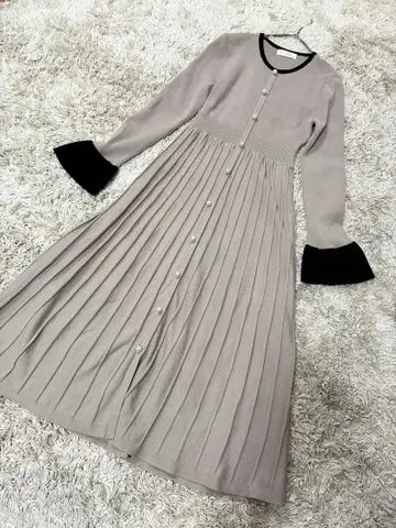 인덱스 펄 디자인 배색 니트 원피스