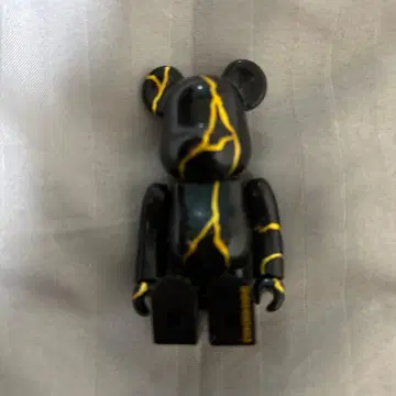 Bearbrick 크랙 패턴 피규어