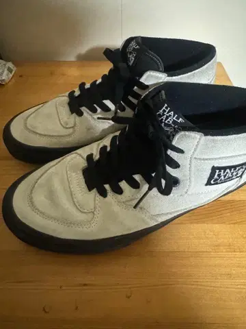 VANS 하프캡 그레이 스니커즈