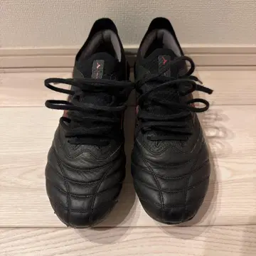 Mizuno Morelia NeoIV 블랙 x 루비 레드