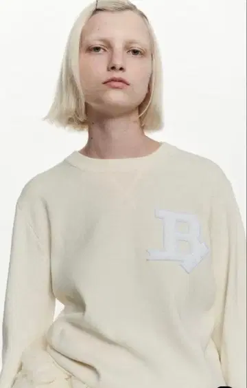 새상품 완판템 bibiy B. CLUB KNIT 니트 상의