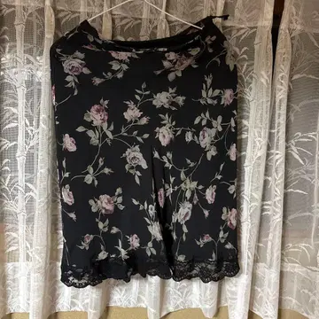 레스트로즈 스커트