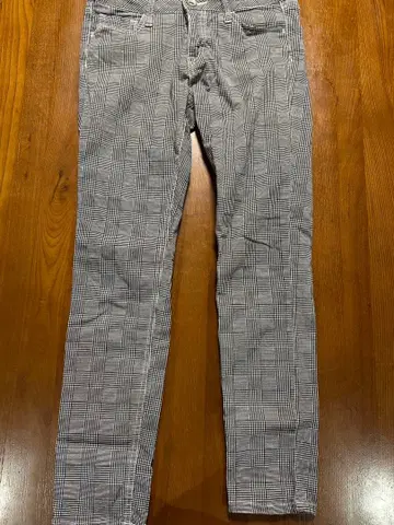 체크 무늬 슬림핏 팬츠