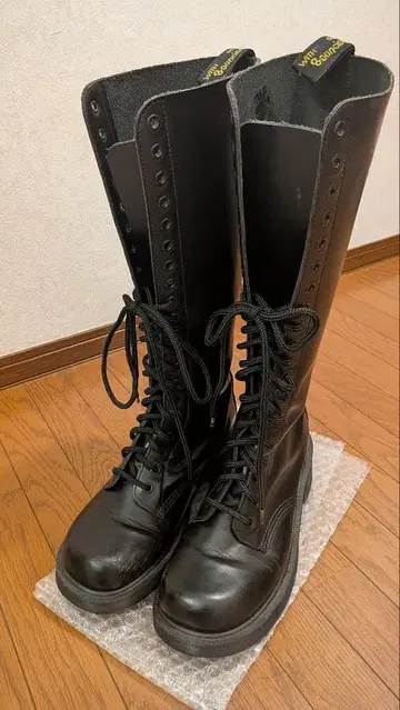 닥터마틴 Dr.martens 20홀 롱 부츠 UK6