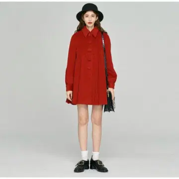 20S Tnewties 캐롤라인의 얼굴은 빨간색