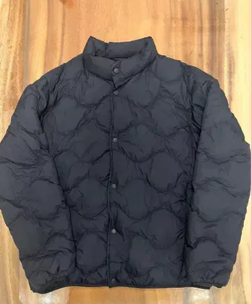 울트라 라이트 다운 웨이브 퀼트 자켓 블랙