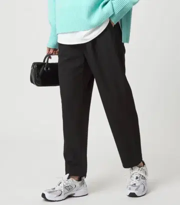 그린 라벨 릴랙싱 올마이 울 안감 기모 테이퍼드 팬츠 블랙