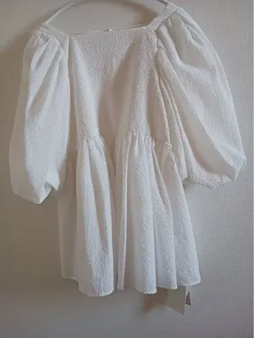 Mila Owen 오프숄더 화이트 튜닉