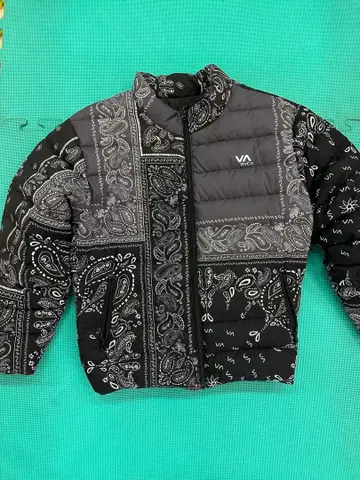 RVCA 라이트 다운 자켓