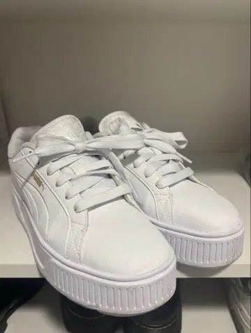 푸마 통굽 스니커즈